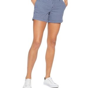 Super cute gingham shorts!